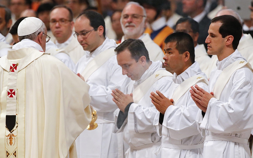 POP PRIESTS ORDAIN VATICAN