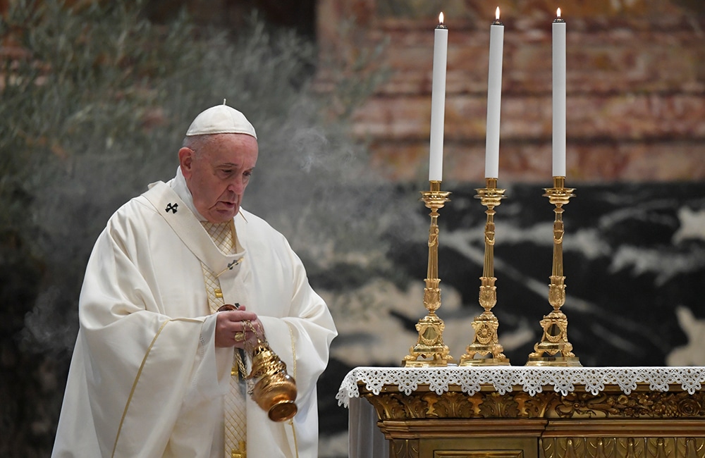 POPE HOLY THURSDAY MASS VATICAN