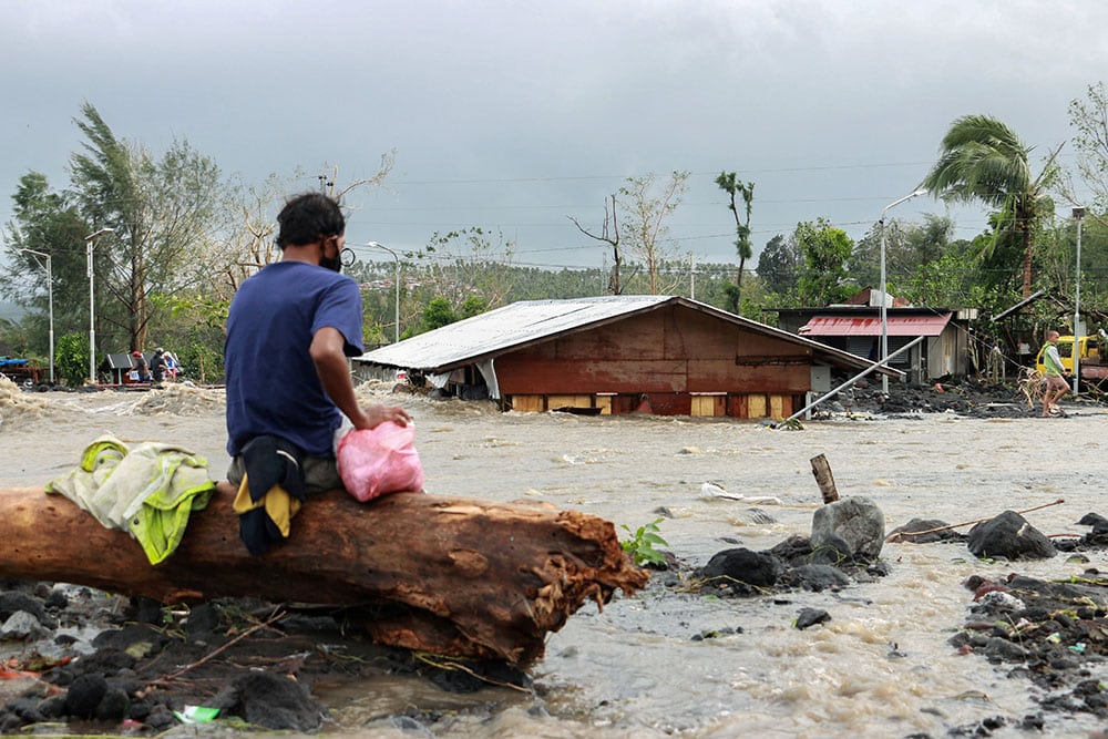 TYPHOON GONI PHILIPPINES AFTERMATH