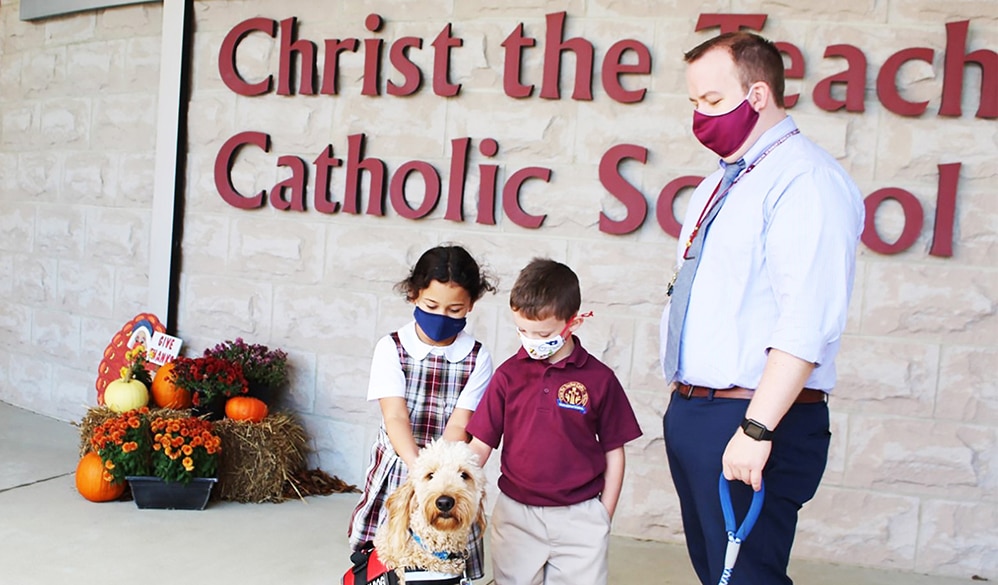 CATHOLIC SCHOOL THERAPY DOG