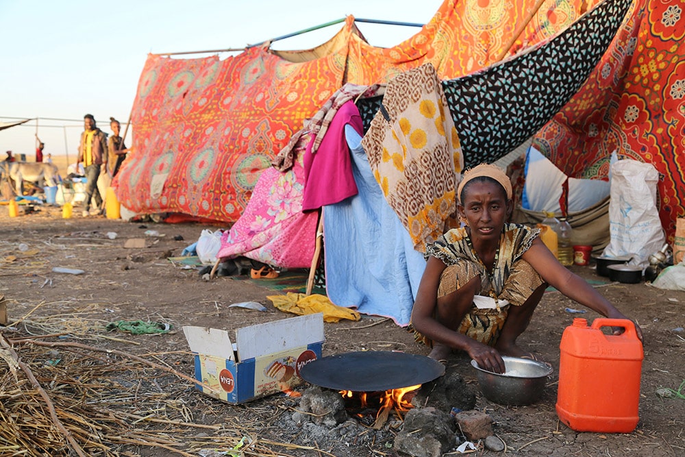 ETHIOPIAN WOMAN SUDAN CAMP