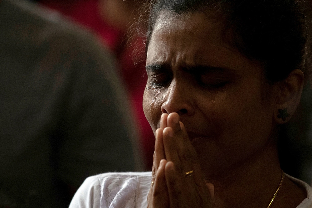SRI LANKA BOMBINGS PRAY