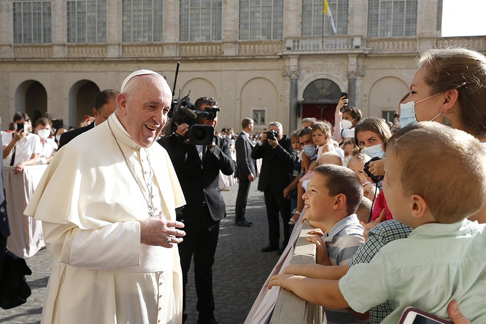 FILE POPE FAMILY MEMBERS