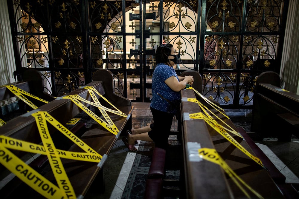 MANILA CHURCH PRAY COVID-19