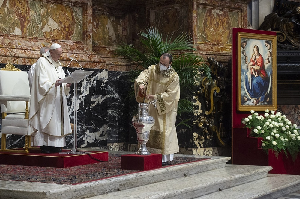 POPE HOLY THURSDAY CHRISM MASS