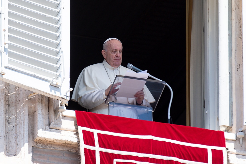 POPE SUNDAY 'REGINA COELI' VATICAN