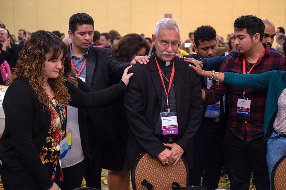 ENCUENTRO YOUNG PEOPLE BISHOPS