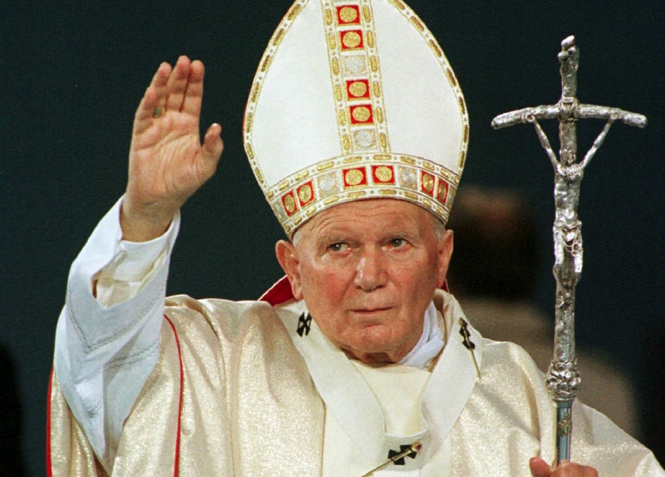 FILE POPE JOHN PAUL II NEWARK 1995