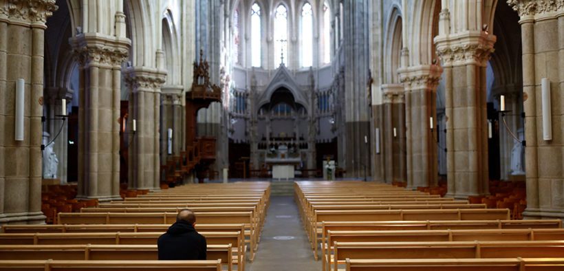 FRANCE CHURCH PRAY