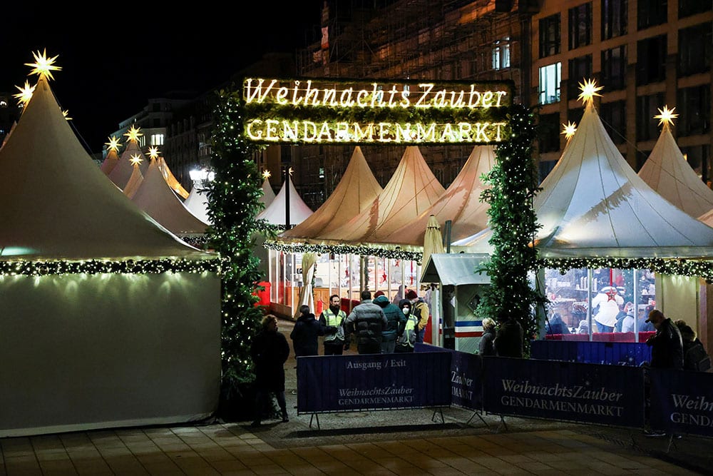 CHRISTMAS MARKETS OPEN BERLIN