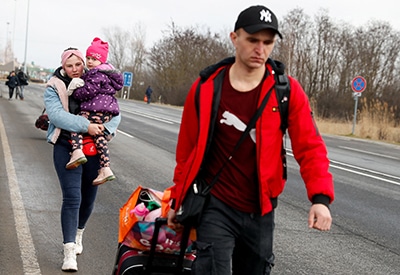 UKRAINIAN EVACUEES HUNGARIAN BORDER