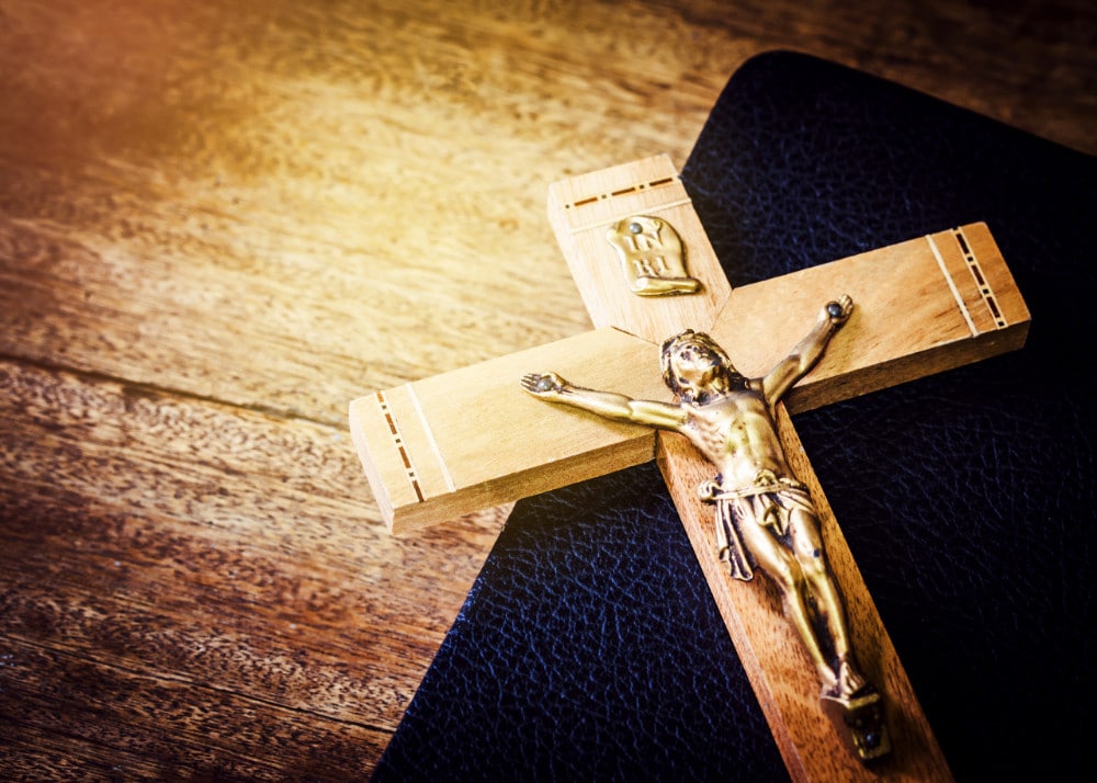 Is It Proper to Wear a Cross or Must It Be a Crucifix?