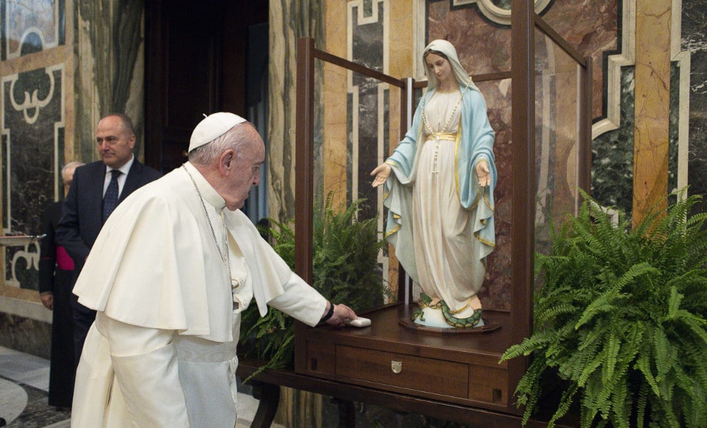 POPE MARIAN STATUE VATICAN