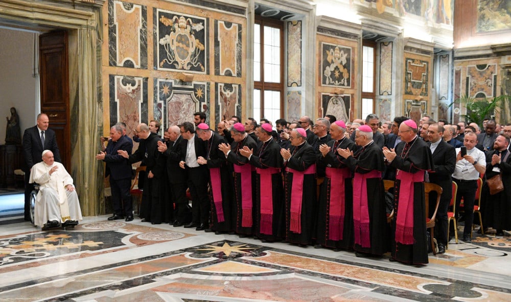 POPE PRIESTS VATICAN AUDIENCE