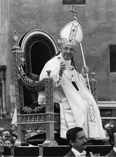 POPE JOHN PAUL I GREETING THE FAITHFUL IN ROME