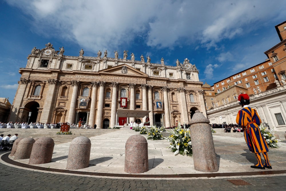 POPE CANONIZATION TWO SAINTS