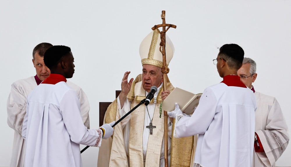 POPE FRANCIS BAHRAIN MASS