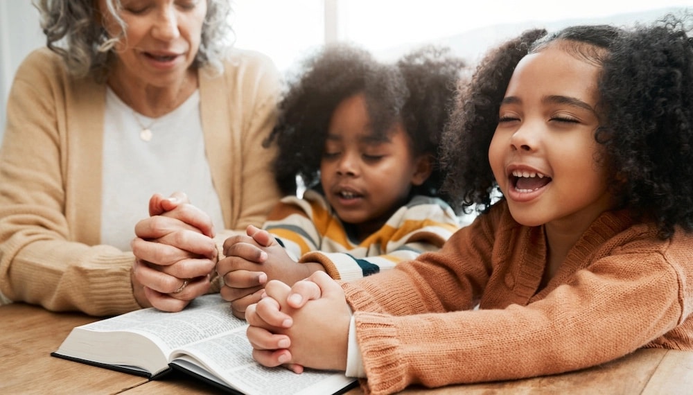 family prays