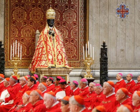 POPE FRANCIS PALLIUM MASS