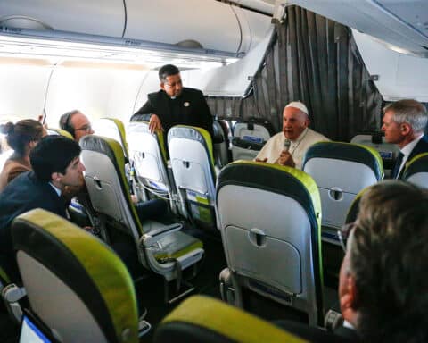 Pope flight to Rome