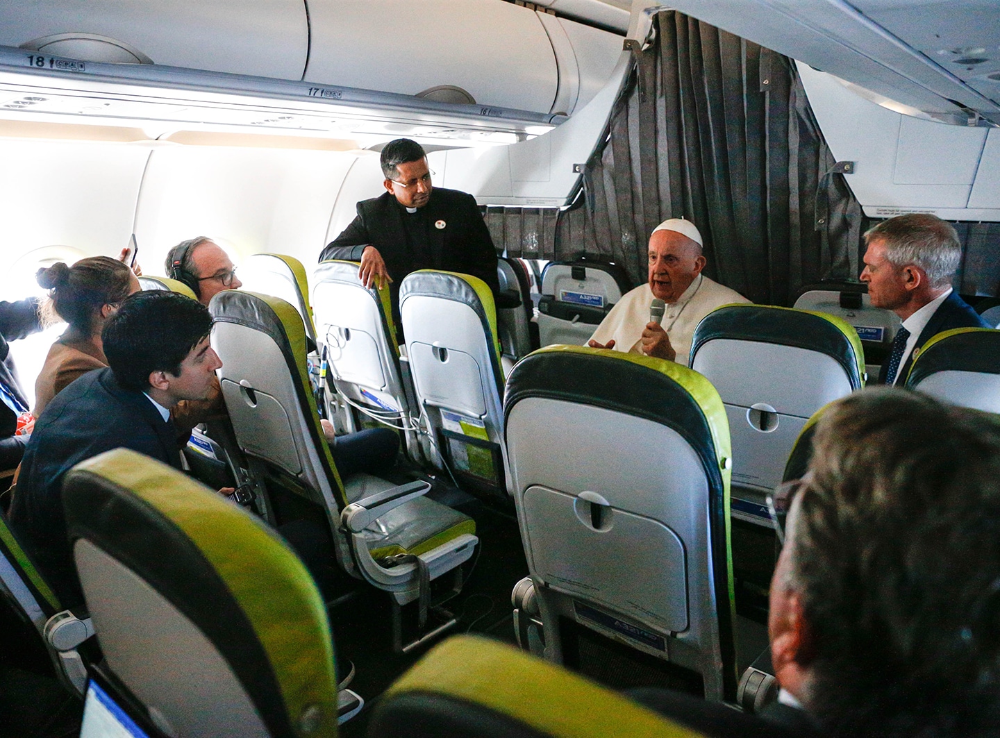 Pope flight to Rome