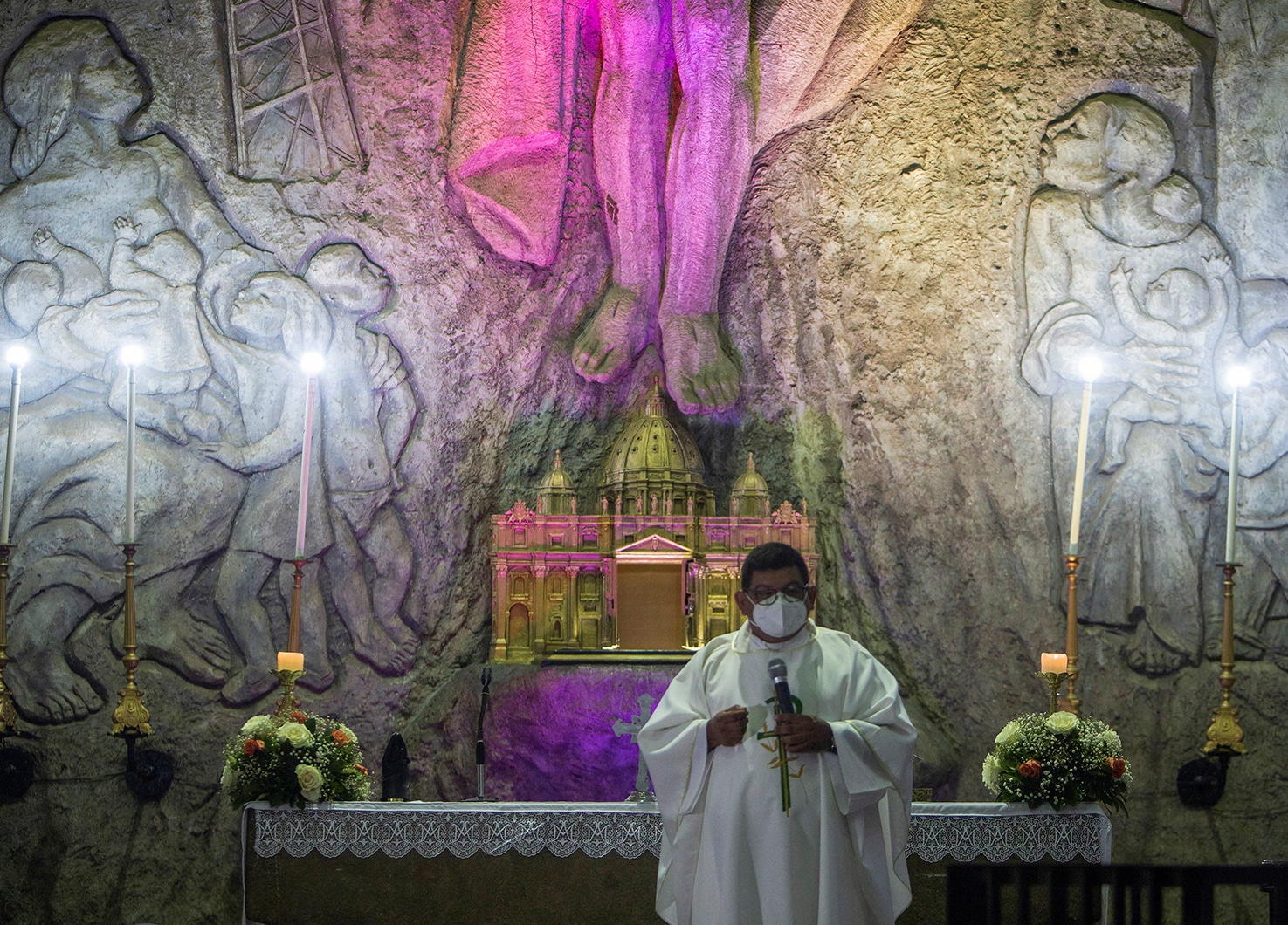 PRIEST NICARAGUA MASS
