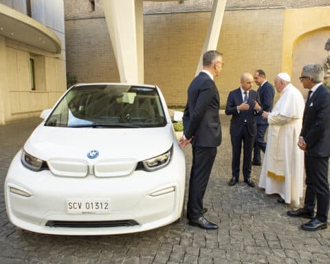 Vatican zero-net -emmisions vehicle