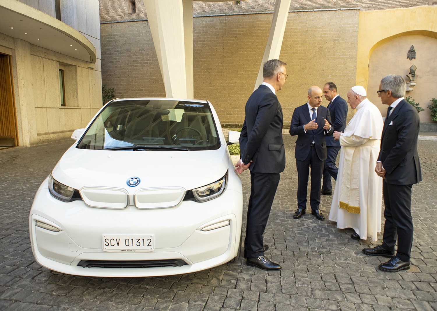 Vatican zero-net -emmisions vehicle