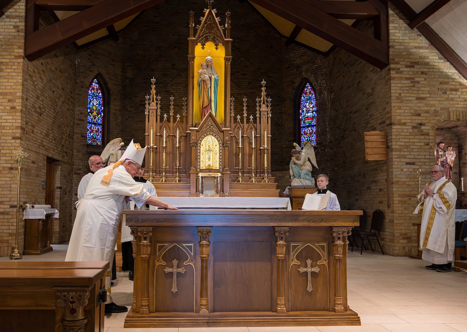 CHAMPION WISCONSIN SHRINE ALTAR RENOVATION