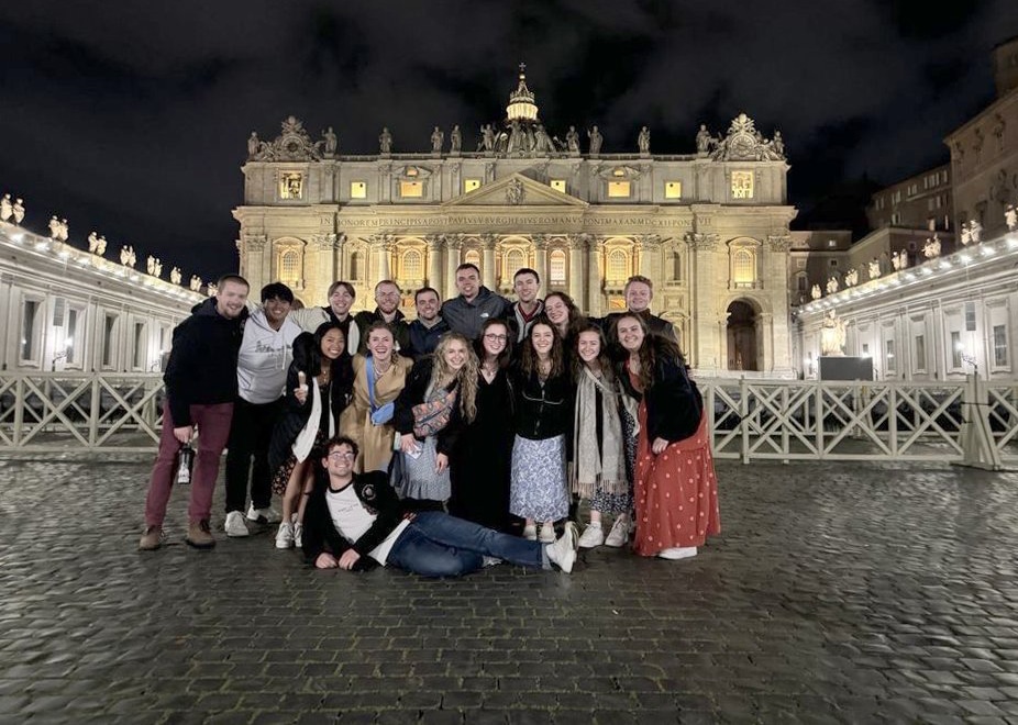 BENEDICTINE COLLEGE STUDENTS ST. PETER'S BASILICA