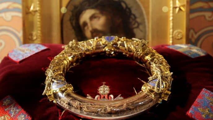 NOTRE DAME CATHEDRAL CROWN OF THORNS