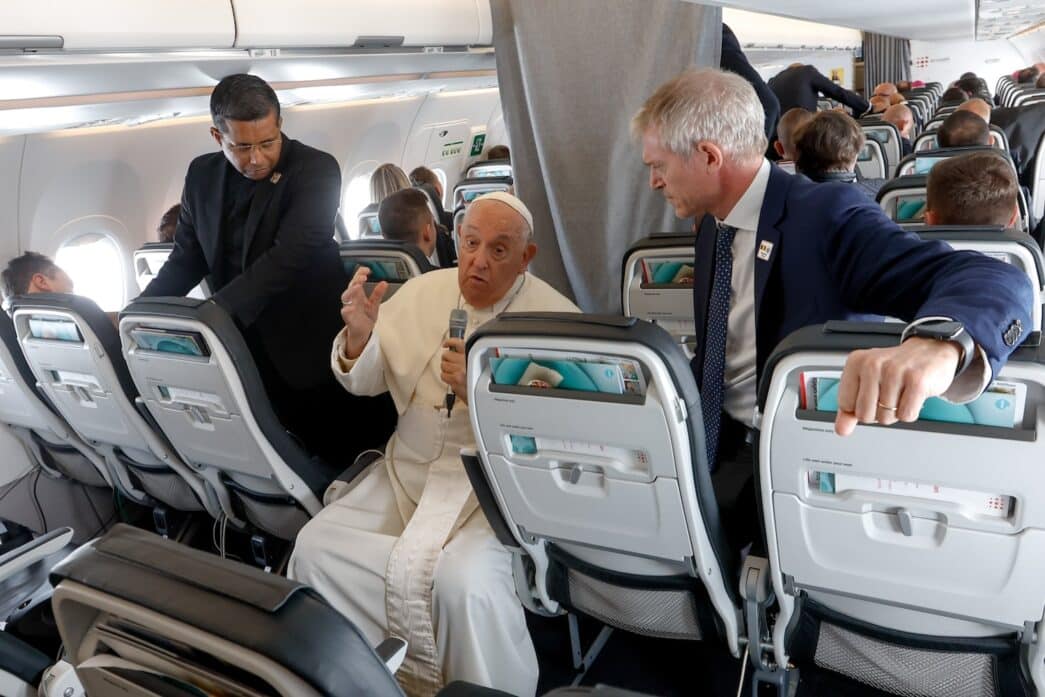 POPE FRANCIS FLIGHT BACK TO ROME